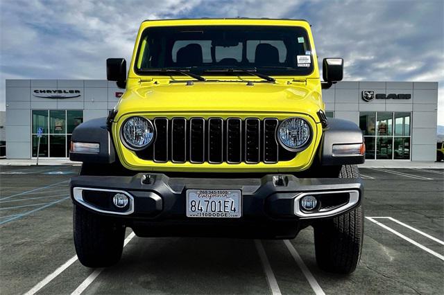2024 Jeep Gladiator Sport
