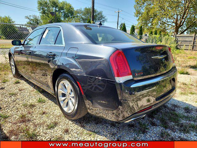 2018 Chrysler 300 Touring