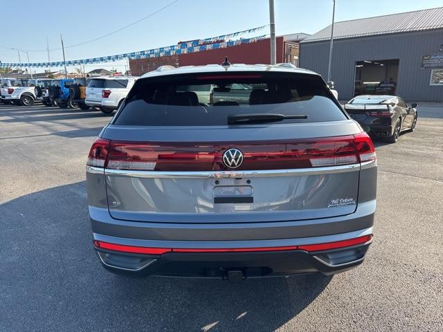 2024 Volkswagen Atlas Cross Sport 2.0T SE w/Technology