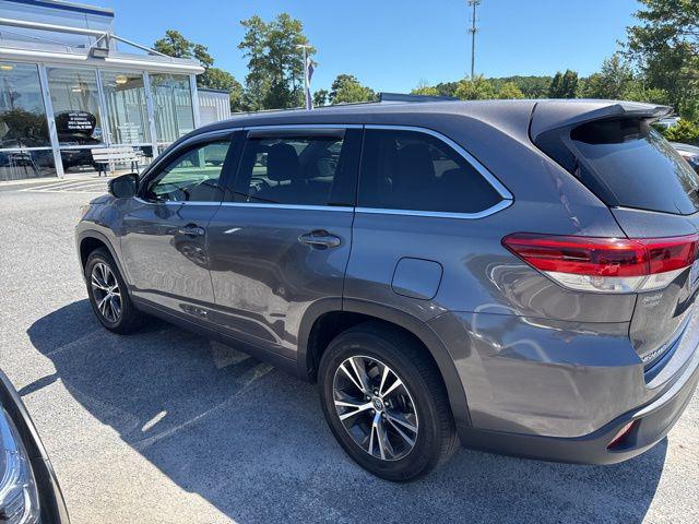 2017 Toyota Highlander LE