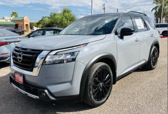 2022 Nissan Pathfinder Platinum 2WD