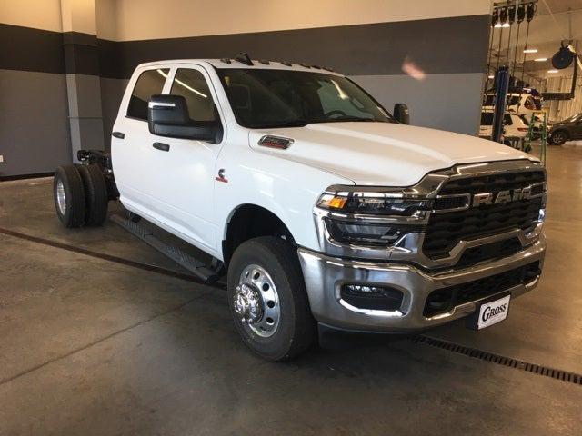2026 RAM Ram 3500 Chassis Cab RAM 3500 TRADESMAN CREW CAB CHASSIS 4X4 60 CA