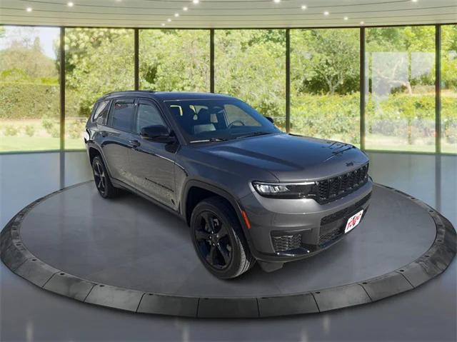 2023 Jeep Grand Cherokee L Altitude 4x4 2023 Jeep Grand Cherokee L Altitude 4x4