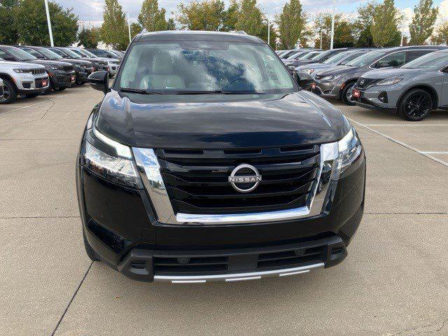 2023 Nissan Pathfinder SL 4WD