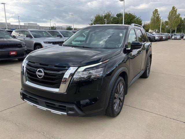 2023 Nissan Pathfinder SL 4WD