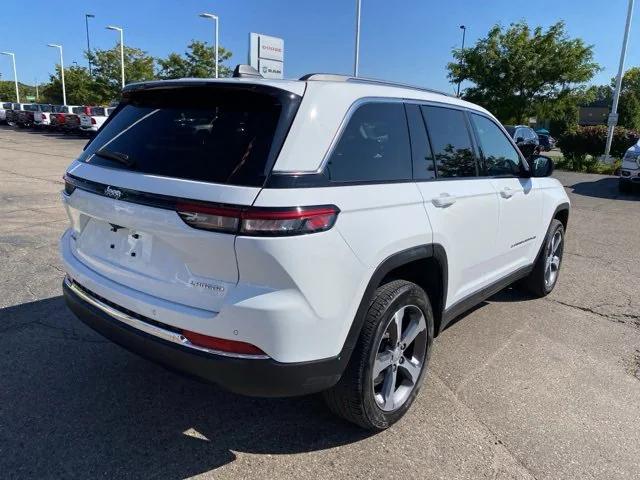 2023 Jeep Grand Cherokee Laredo 4x4