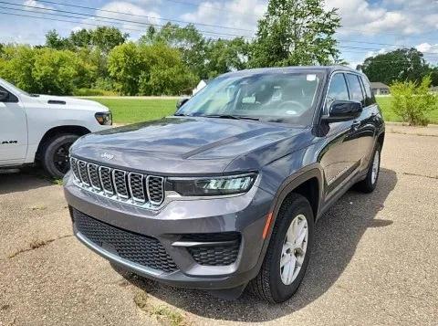 2023 Jeep Grand Cherokee Laredo 4x4
