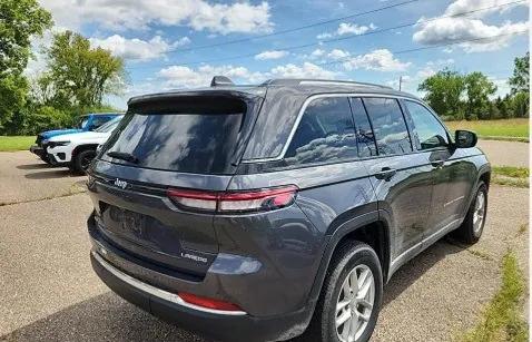 2023 Jeep Grand Cherokee Laredo 4x4