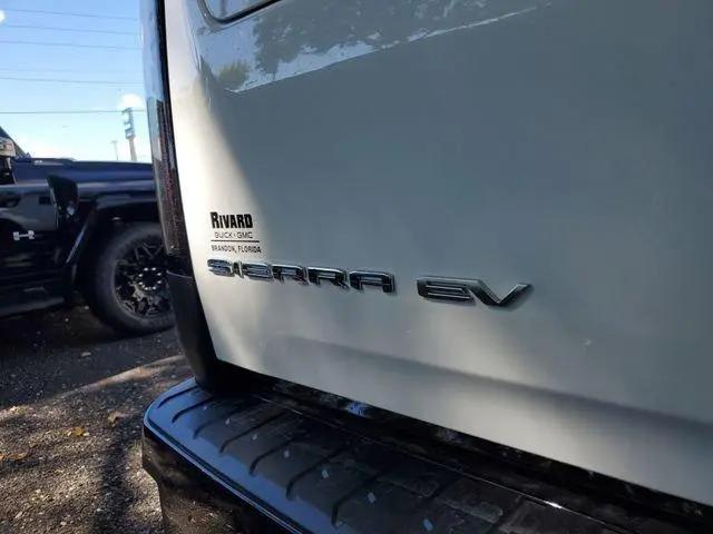 2026 GMC Sierra Standard Range Elevation