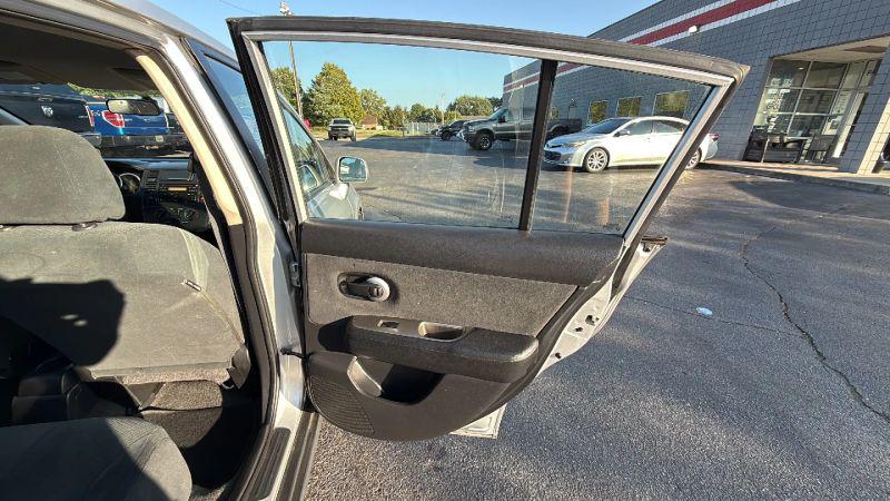 2010 Nissan Versa 1.8S