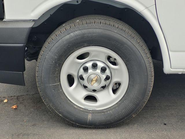 2025 Chevrolet Express Cargo Van RWD 2500 Extended Wheelbase WT