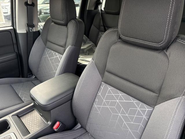 2026 Nissan Frontier Crew Cab Long Bed SV 4x4