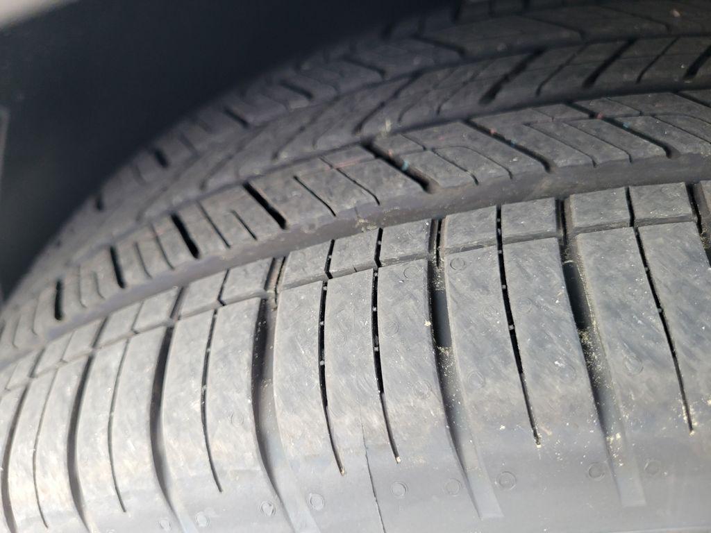 2025 Hyundai IONIQ 5 SE - Photo 13