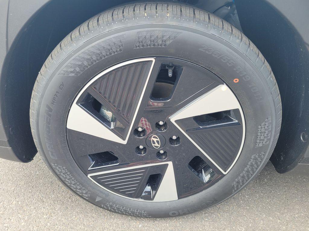 2025 Hyundai IONIQ 5 SE - Photo 11