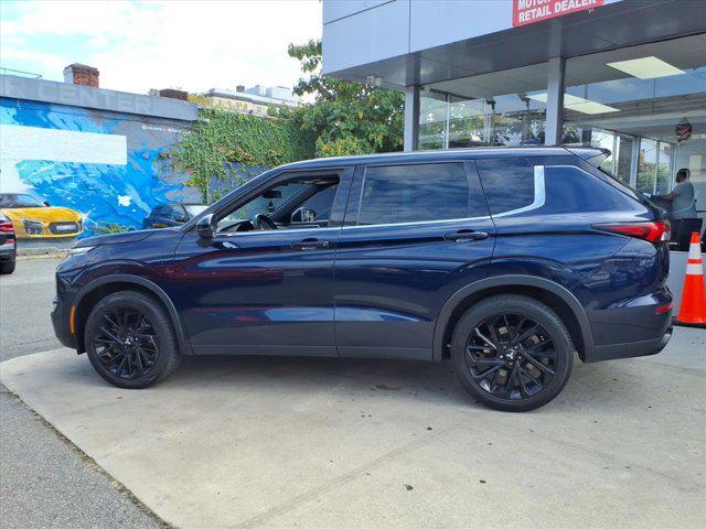 2022 Mitsubishi Outlander Black Edition 2WD