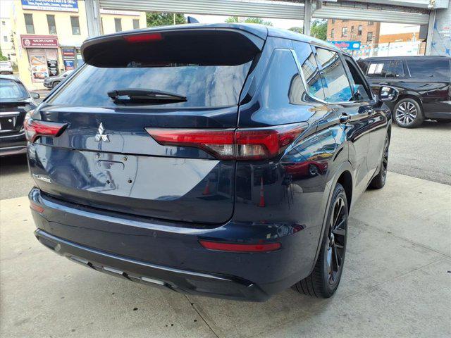2022 Mitsubishi Outlander Black Edition 2WD