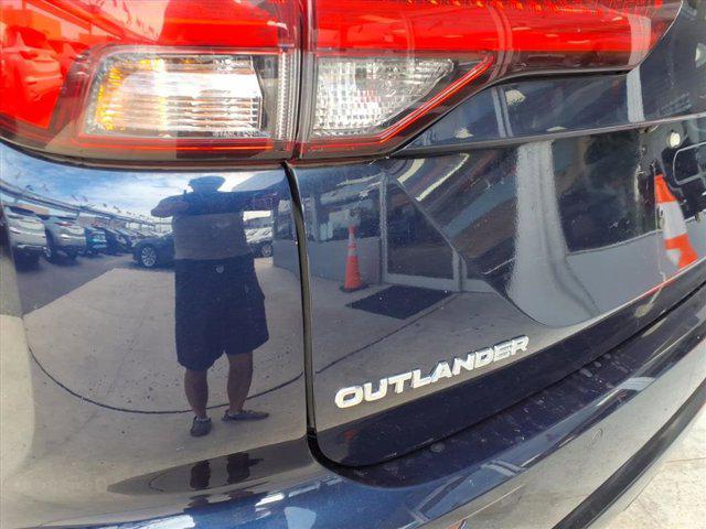 2022 Mitsubishi Outlander Black Edition 2WD