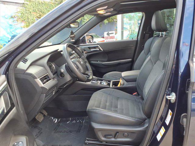 2022 Mitsubishi Outlander Black Edition 2WD