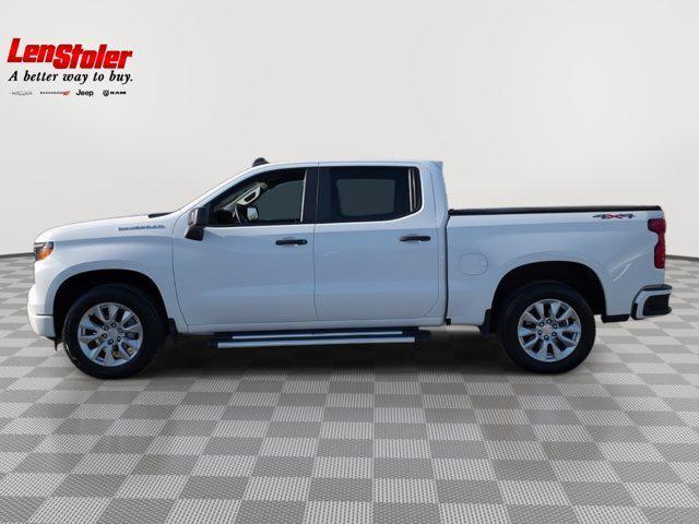 2023 Chevrolet Silverado 1500 4WD Crew Cab Short Bed Custom