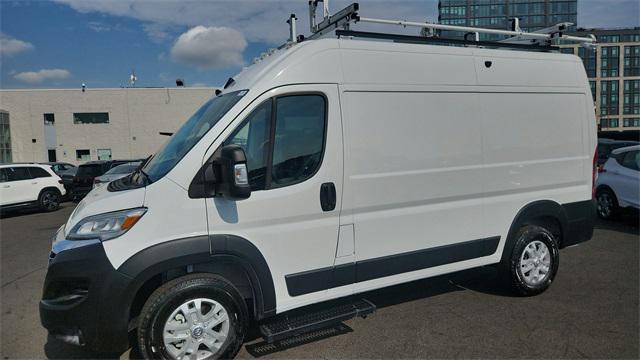 2025 RAM ProMaster 1500 Cargo Van SLT High Roof 136 WB