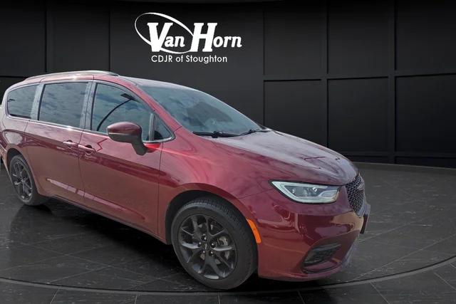 2023 Chrysler Pacifica Touring L for sale in Stoughton, WI