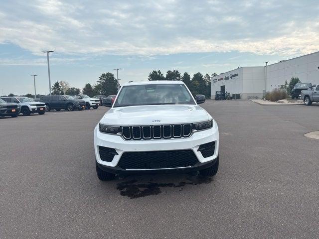 2023 Jeep Grand Cherokee Laredo 4x4 2023 Jeep Grand Cherokee Laredo 4x4