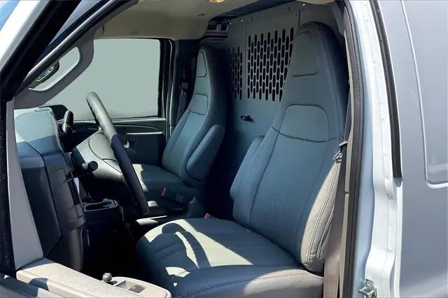 2025 Chevrolet Express Cargo Van RWD 3500 Regular Wheelbase WT
