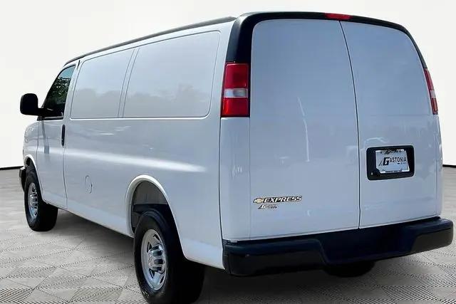 2025 Chevrolet Express Cargo Van RWD 3500 Regular Wheelbase WT