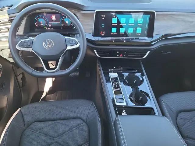 2026 Volkswagen Atlas SE with Technology