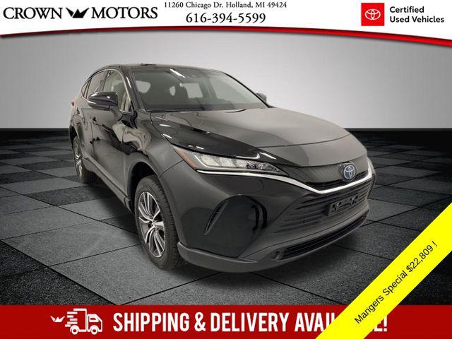 2022 Toyota Venza LE's photo