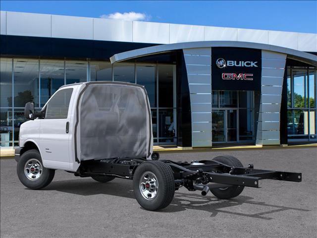 2025 GMC Savana Cutaway Work Van