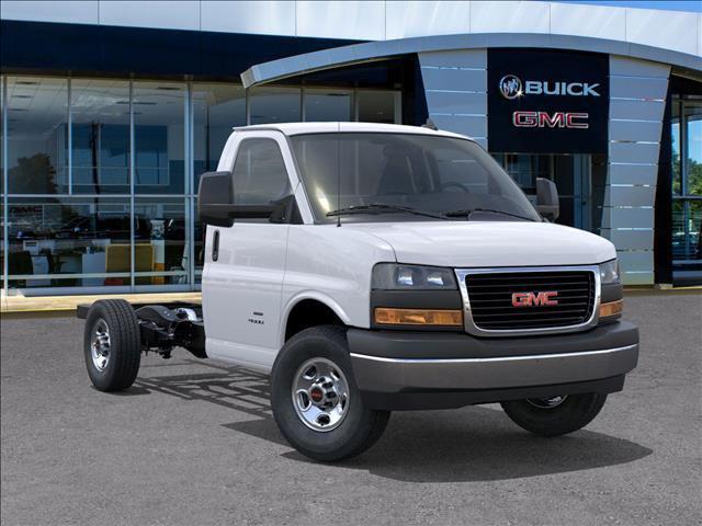 2025 GMC Savana Cutaway Work Van