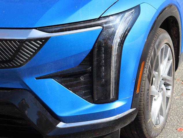 2025 Cadillac iQ Luxury 1 AWD