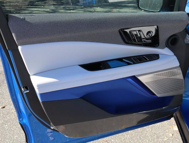 2025 Cadillac iQ Luxury 1 AWD