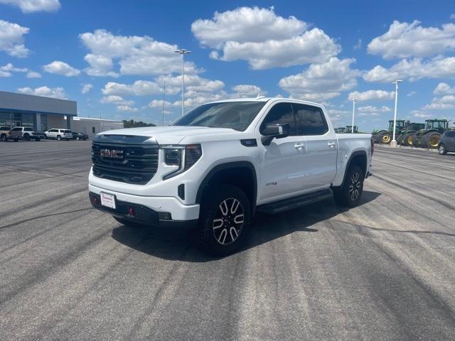 2023 GMC Sierra 1500 4WD Crew Cab Short Box AT4