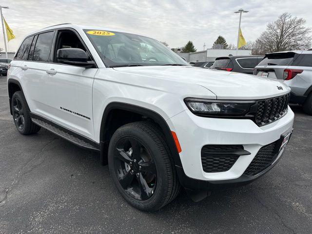 2025 Jeep Grand Cherokee GRAND CHEROKEE ALTITUDE X 4X4