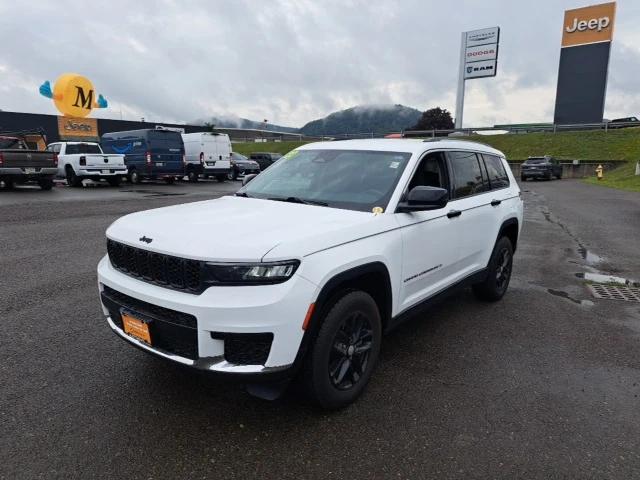 2022 Jeep Grand Cherokee L Laredo 4x4