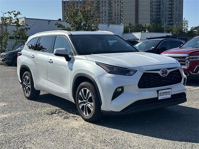 2022 Toyota Highlander Hybrid XLE