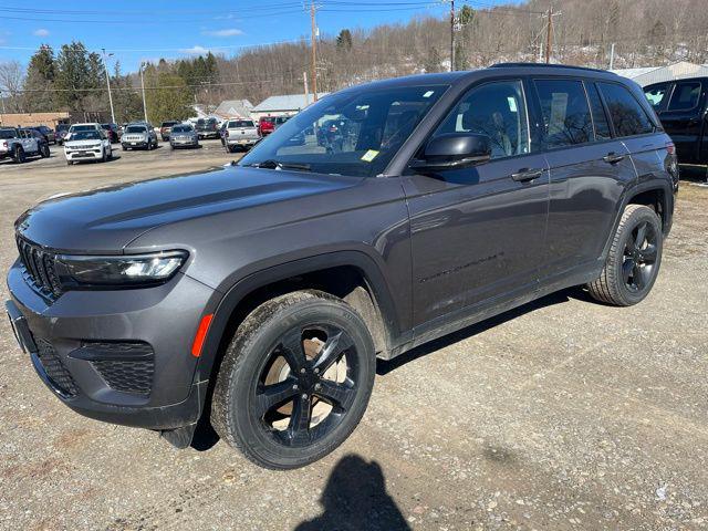 2022 Jeep Grand Cherokee Altitude 4x4 for sale in Norwich, NY