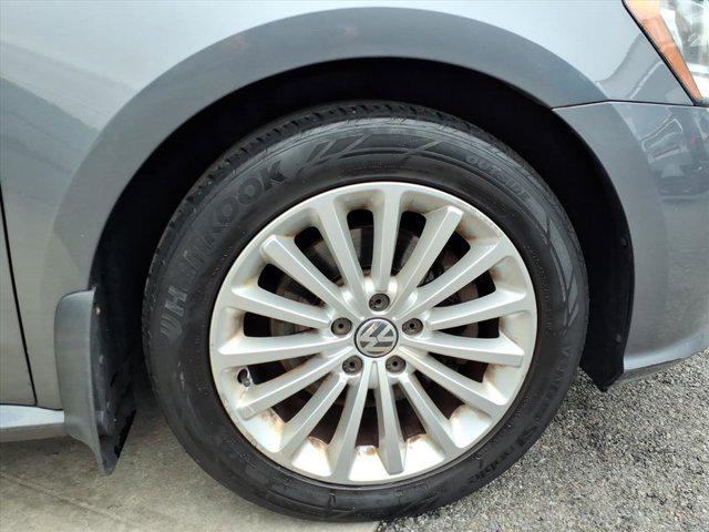 2017 Volkswagen Passat 1.8T SE
