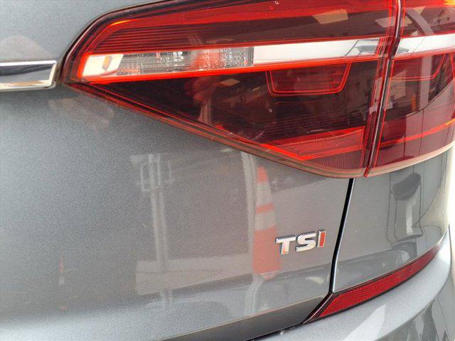 2017 Volkswagen Passat 1.8T SE