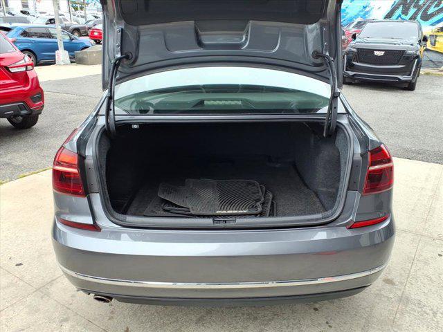 2017 Volkswagen Passat 1.8T SE