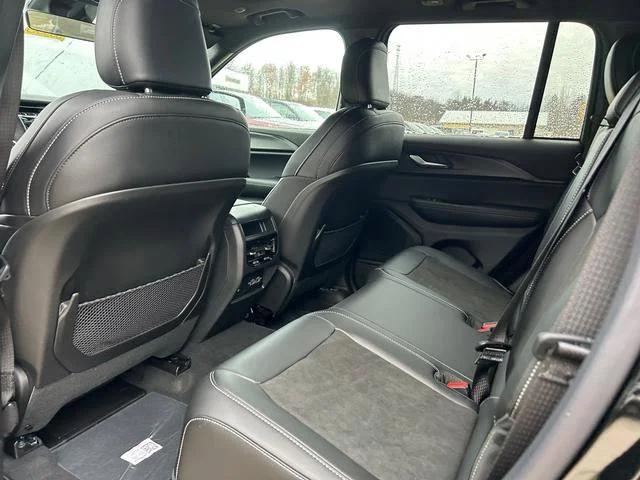 2025 Jeep Grand Cherokee Altitude X 4x4