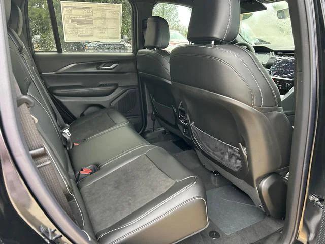 2025 Jeep Grand Cherokee Altitude X 4x4