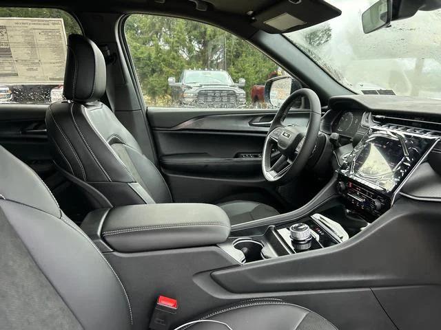 2025 Jeep Grand Cherokee Altitude X 4x4