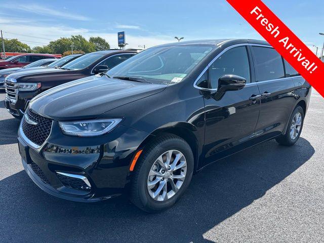 2025 Chrysler Pacifica PACIFICA SELECT AWD