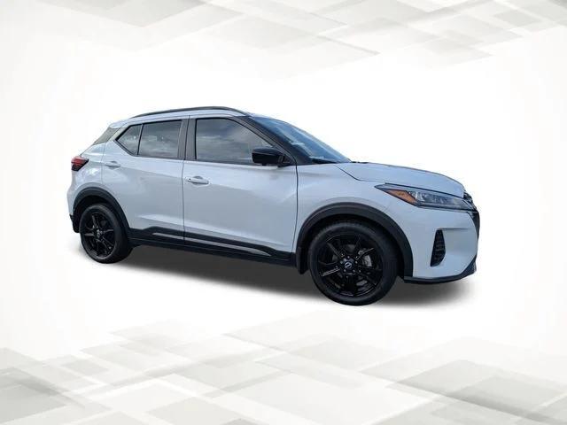 2023 Nissan Kicks SR Xtronic CVT