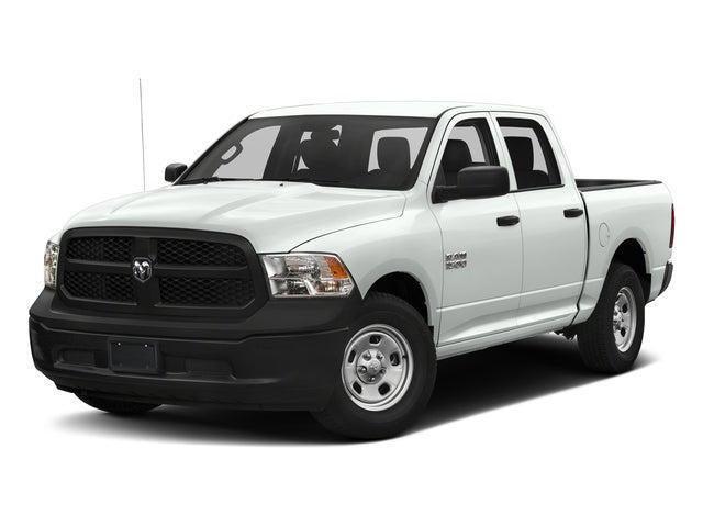 2017 RAM 1500 Express Crew Cab 4x4 57 Box