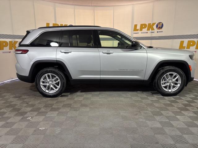 2025 Jeep Grand Cherokee GRAND CHEROKEE LAREDO X 4X4 2025 Jeep Grand Cherokee GRAND CHEROKEE LAREDO X 4X4