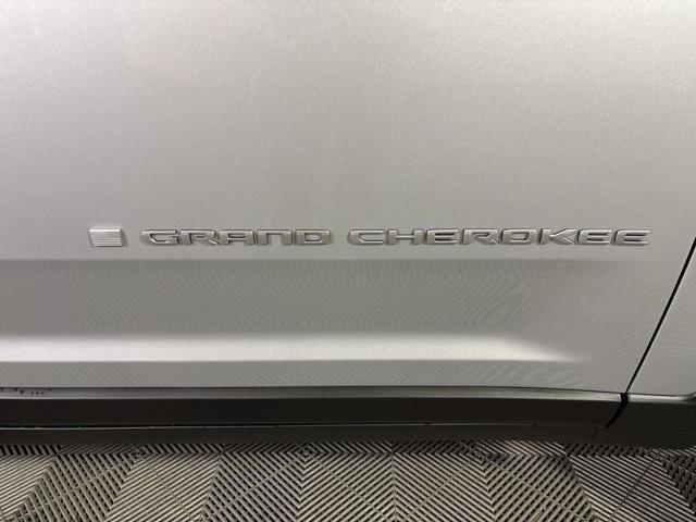 2025 Jeep Grand Cherokee GRAND CHEROKEE LAREDO X 4X4 2025 Jeep Grand Cherokee GRAND CHEROKEE LAREDO X 4X4